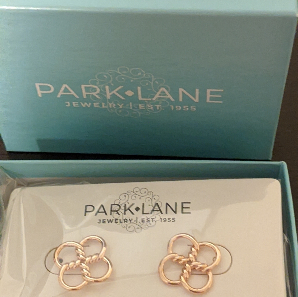 Park Lane Clover earrings